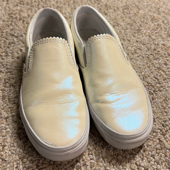 Pearl white scalloped vans - Picture 1 of 3